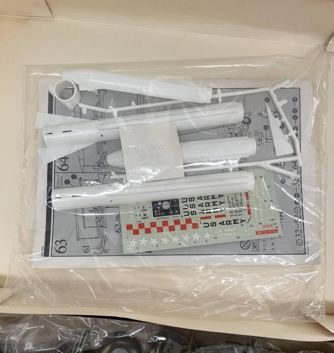 Amazon.co.jp: 希少 未組立品 Revell レベル 1/40 Corporal Missile